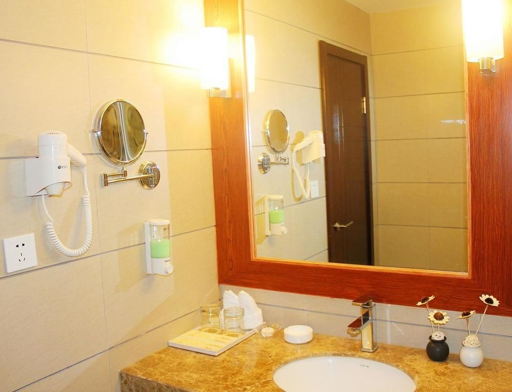 Chengdu Ronghome Hotel Dış mekan fotoğraf