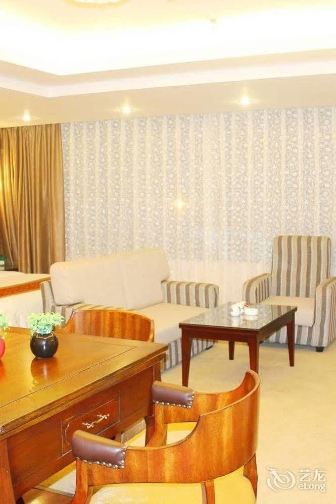 Chengdu Ronghome Hotel Dış mekan fotoğraf